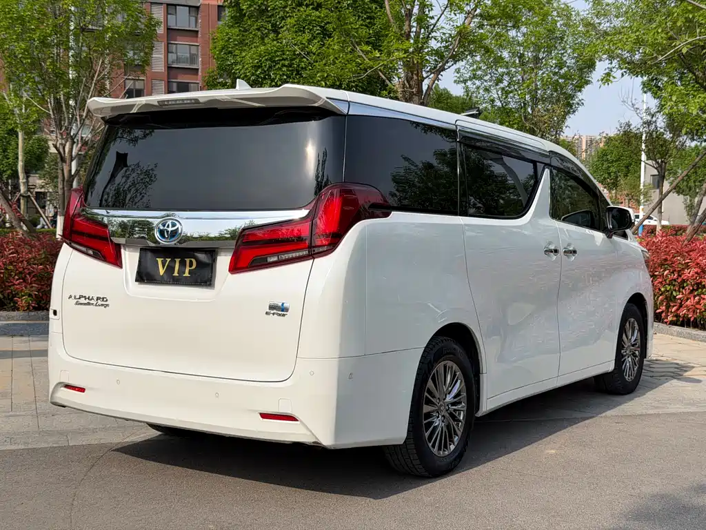Toyota Alphard 2024 — фото 28