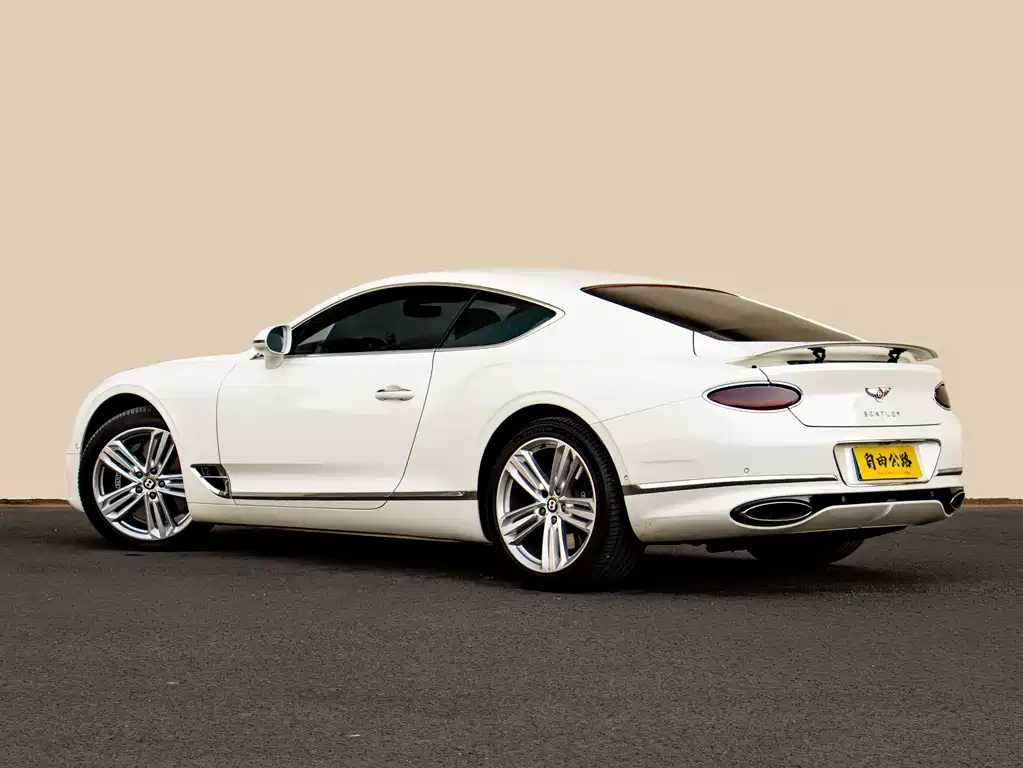 Bentley Continental 2020 — фото 10