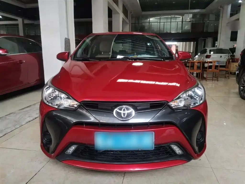 Toyota Yaris L 2017 — фото 3