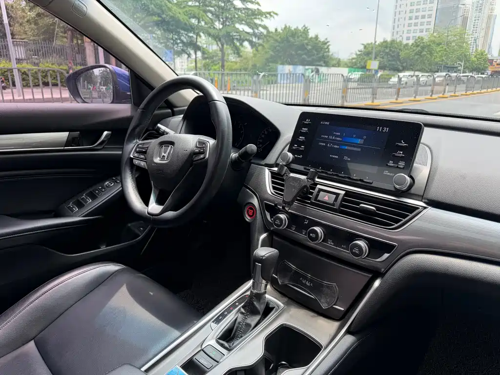 Honda Accord 2018 — фото 7