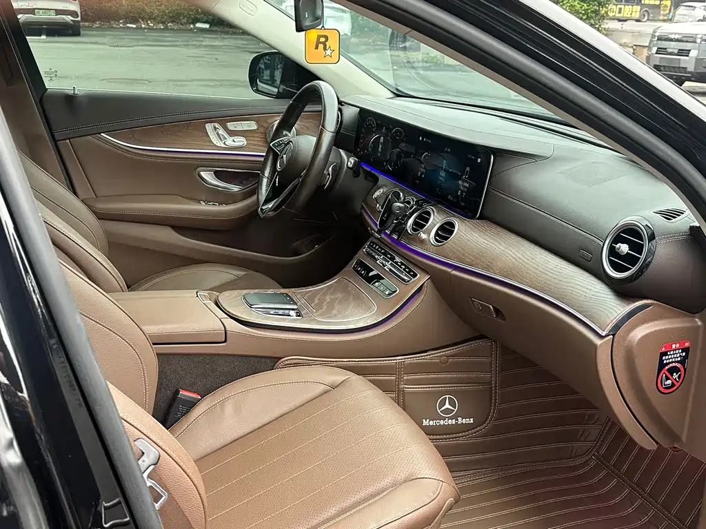 Mercedes-Benz E-Class 2022 — фото 14
