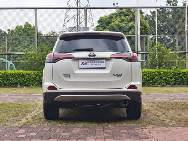 Toyota RAV4 2017