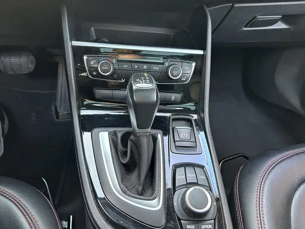BMW 2 Series Active Tourer 2018 — фото 15