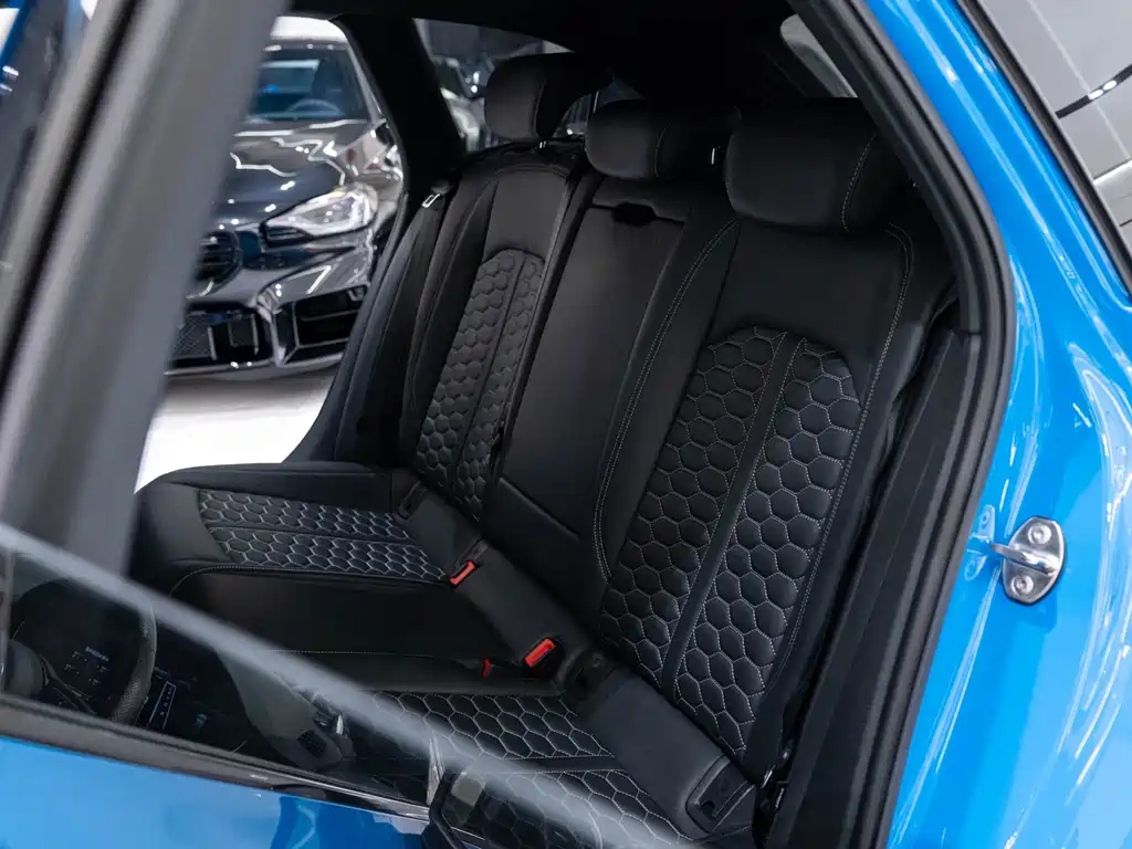 Audi RS 4 2021 — фото 18