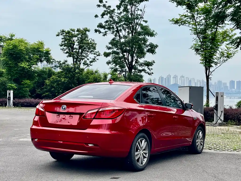 Changan Eado 2016 — фото 33