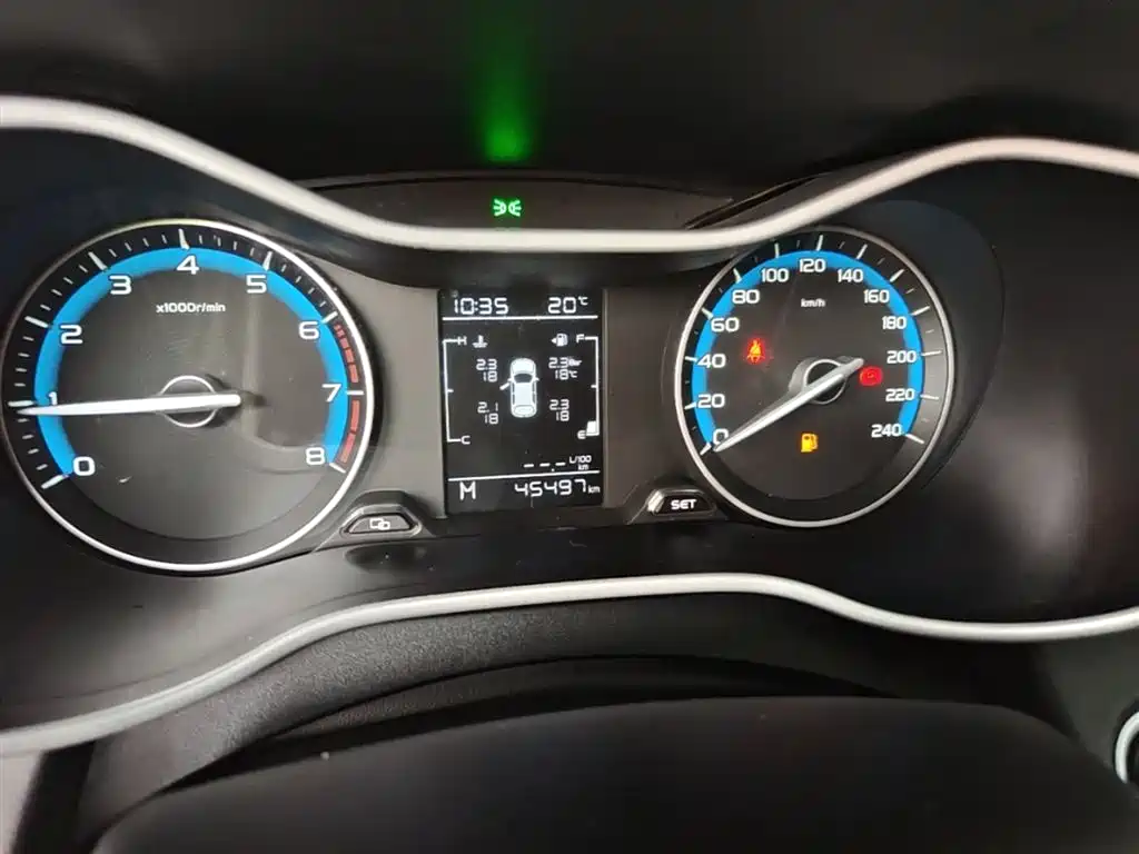 Geely Emgrand 2020 — фото 12