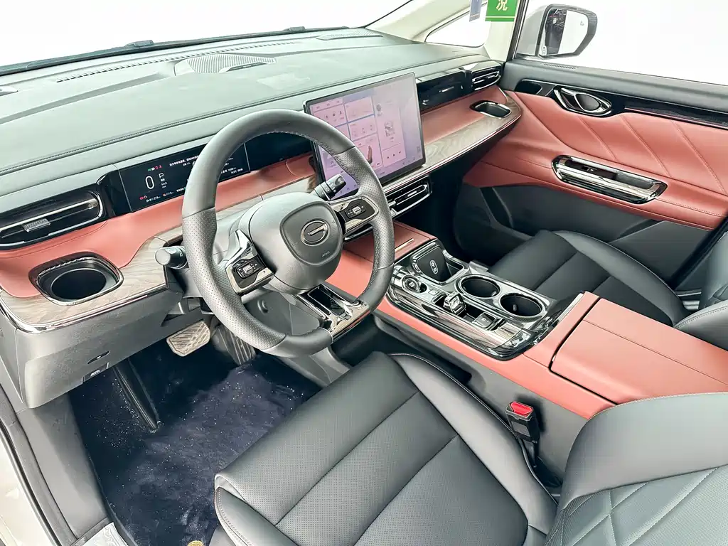 GAC Motor E8 PHEV 2025