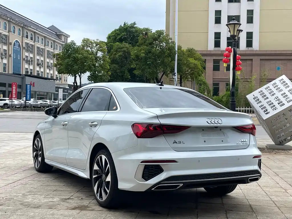 Audi A3 2023 — фото 9