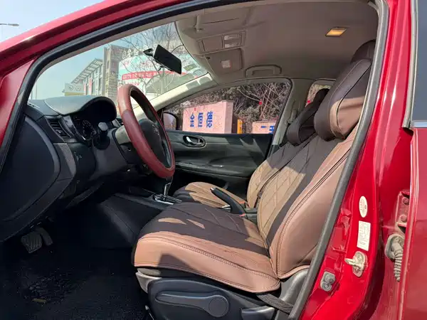 Nissan Tiida 2014