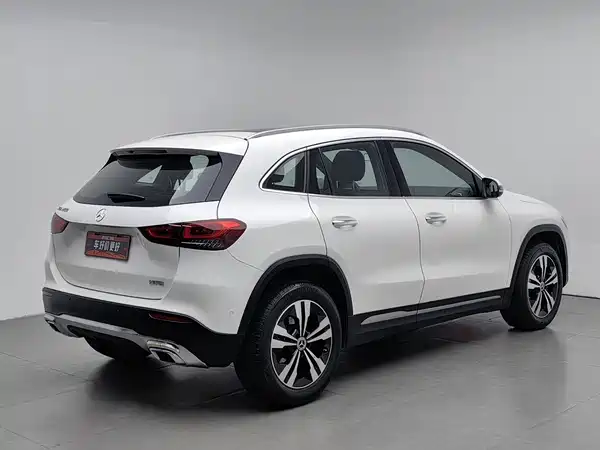 Mercedes-Benz GLA 2021