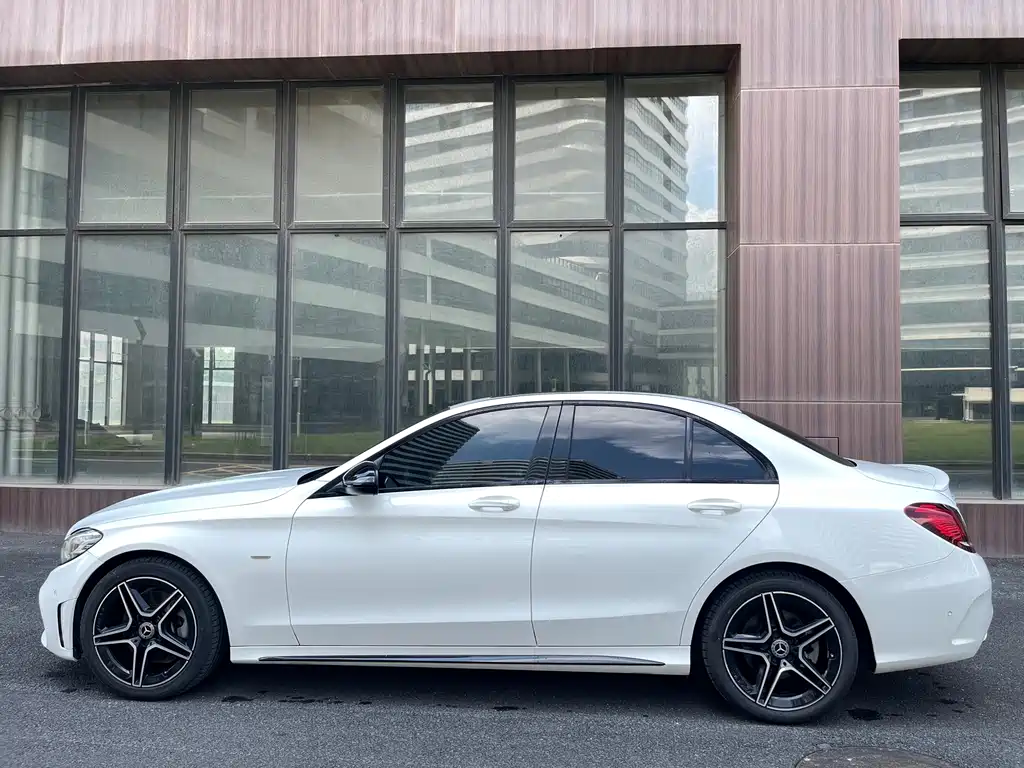 Mercedes-Benz C-Class 2020 — фото 19