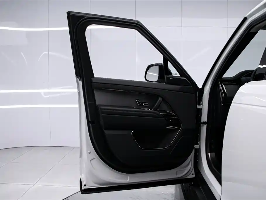 Land Rover Range Rover Sport 2024 — фото 11