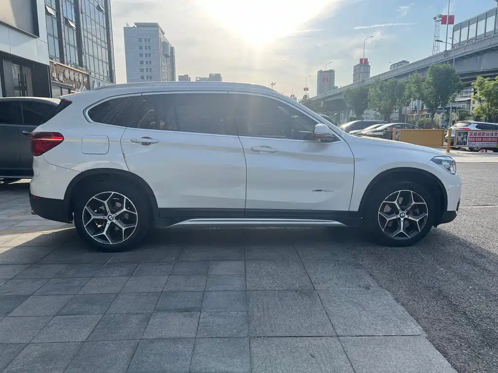 BMW X1 2018 — фото 8