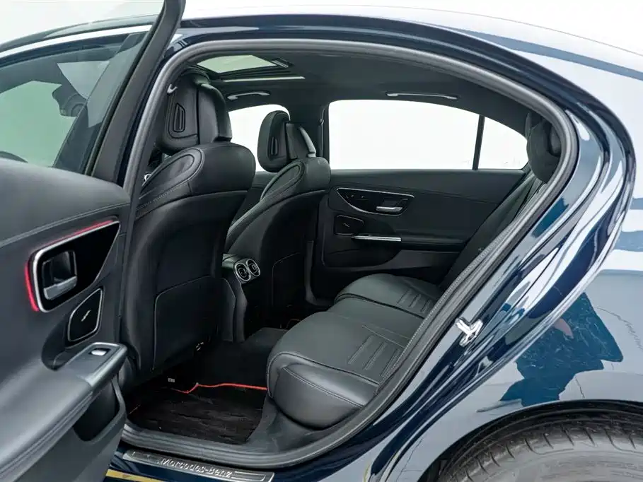 Mercedes-Benz C-Class 2023 — фото 21