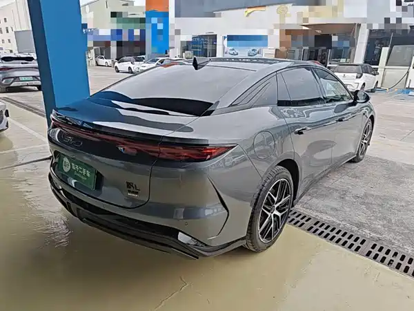 BYD Han L 2025