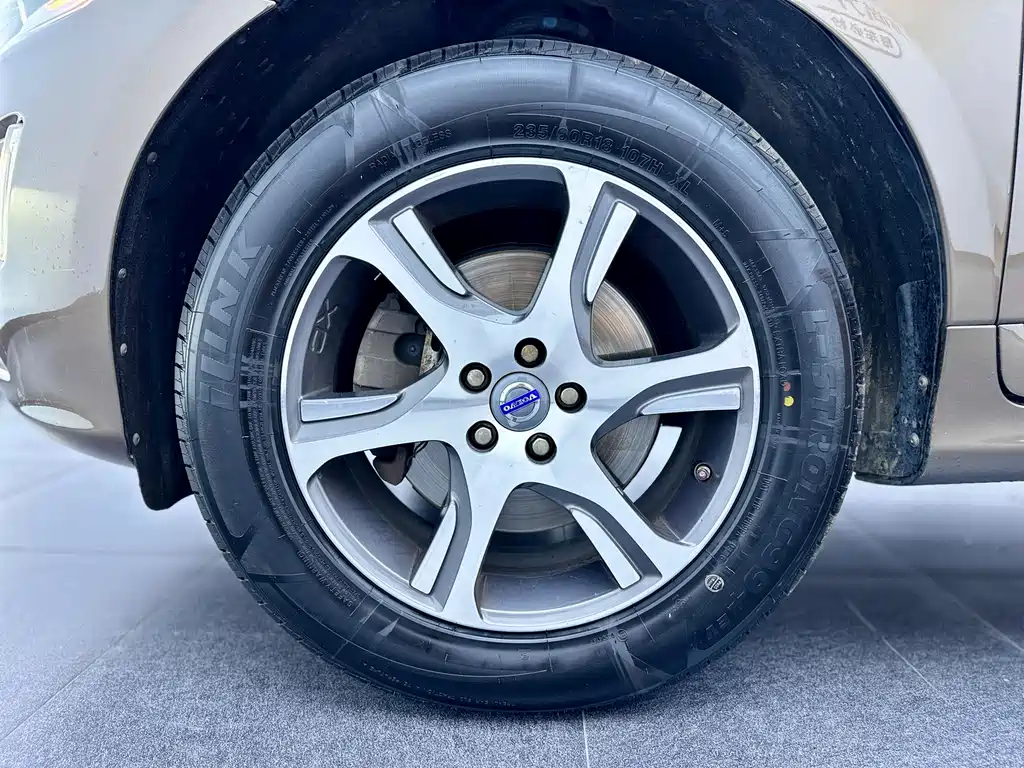 Volvo XC60 2013 — фото 12
