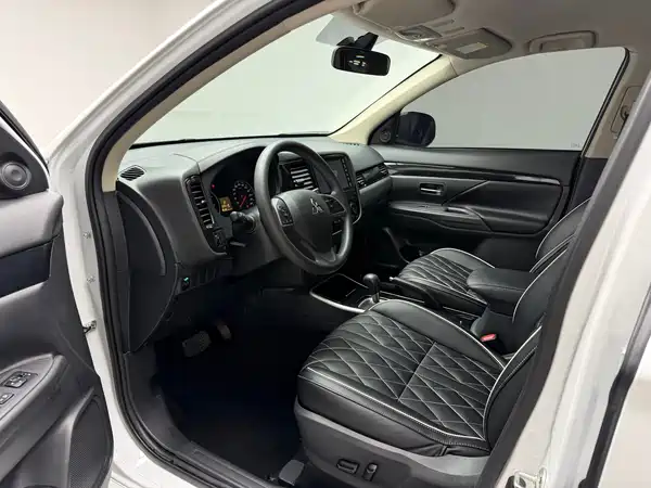 Mitsubishi Outlander 2021