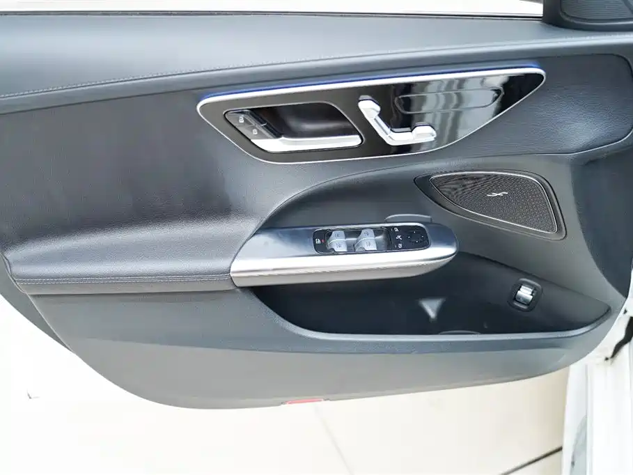 Mercedes-Benz C-Class 2023