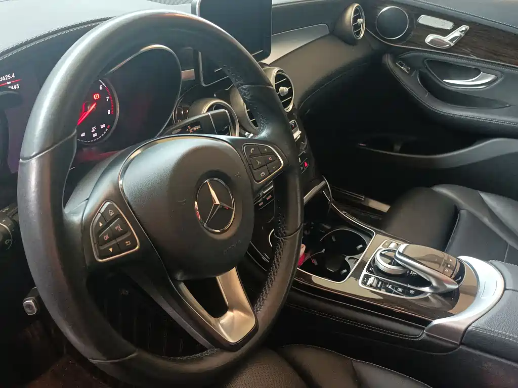 Mercedes-Benz GLC 2018 — фото 6