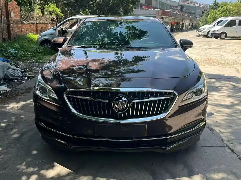 Buick LaCrosse 2017 — фото 2