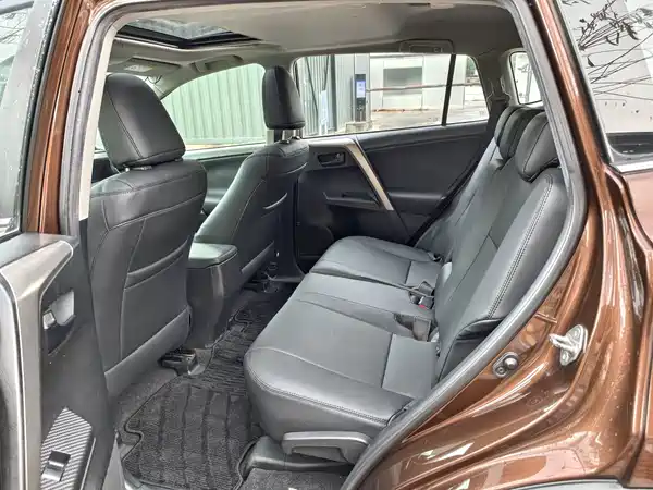 Toyota RAV4 2015