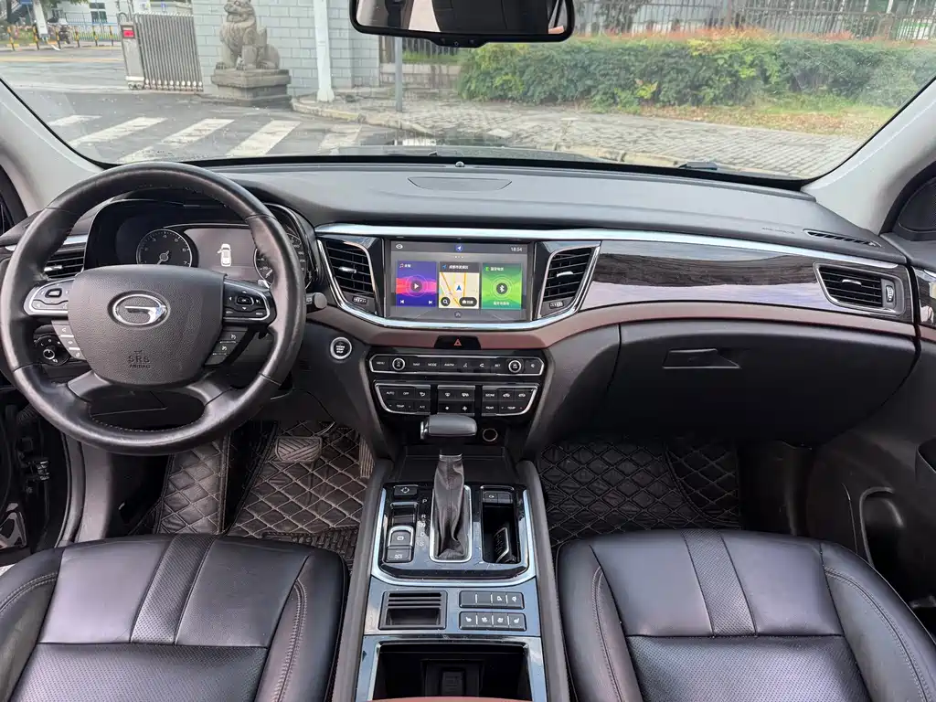 GAC Trumpchi GS8 2017 — фото 14