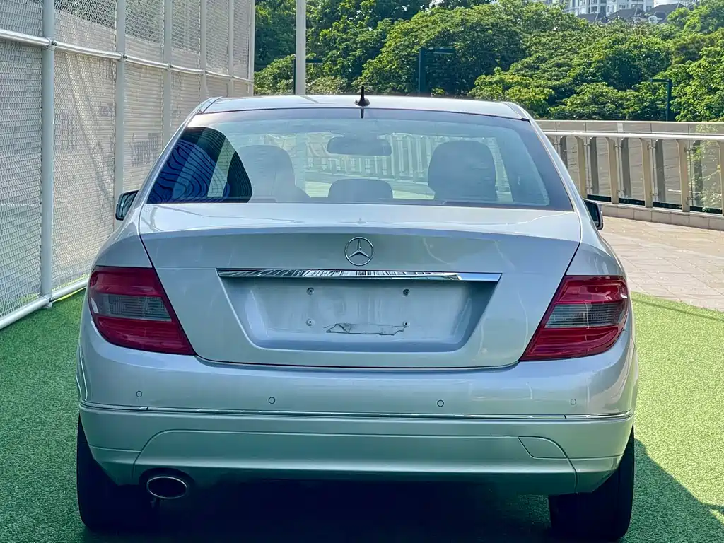 Mercedes-Benz C-Class 2011