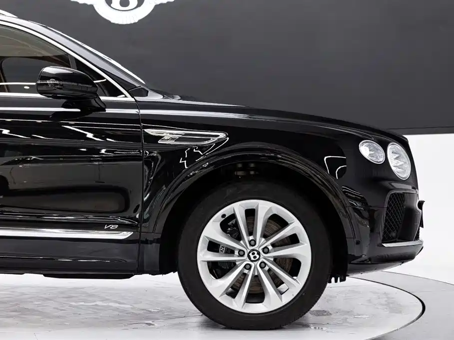 Bentley Bentayga 2021 — фото 21