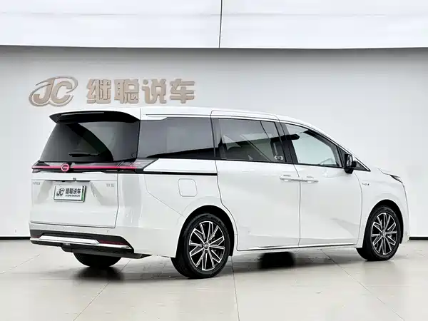 GAC Trumpchi E8 PHEV 2024