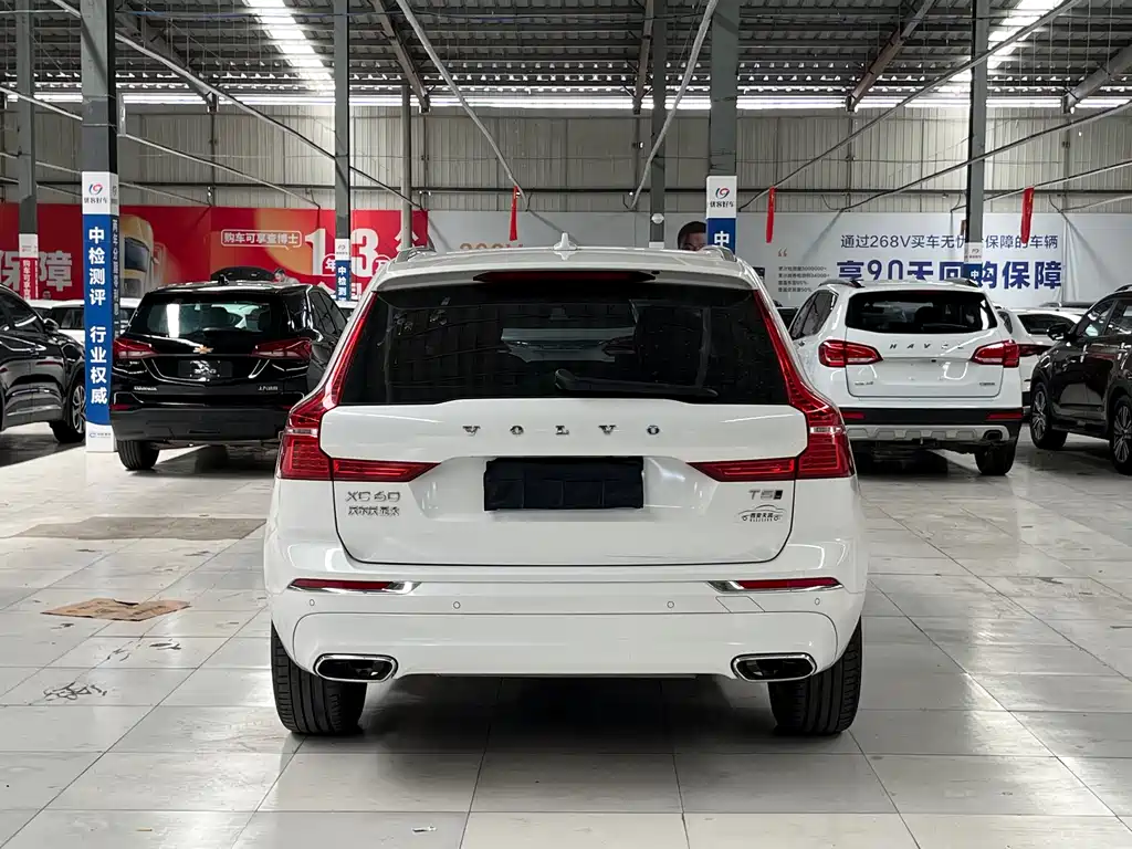 Volvo XC60 2021 — фото 15