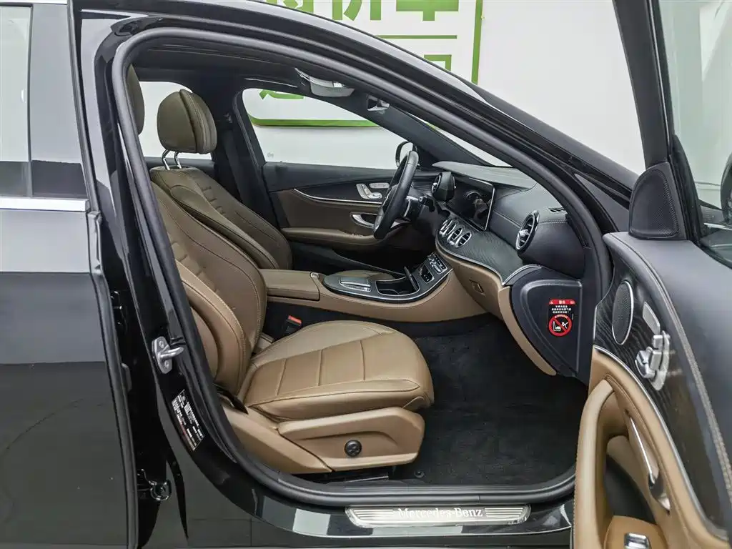Mercedes-Benz E-Class 2023 — фото 23