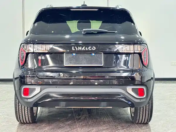 Lynk & Co 01 2017