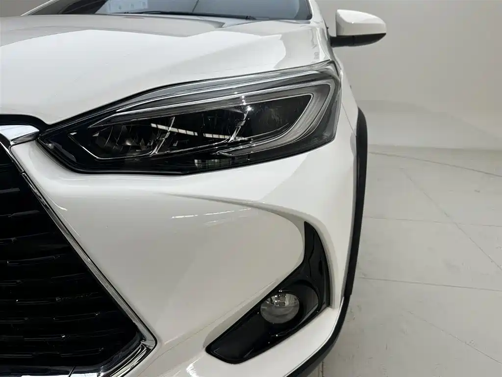 Toyota Yaris L 2022 — фото 18