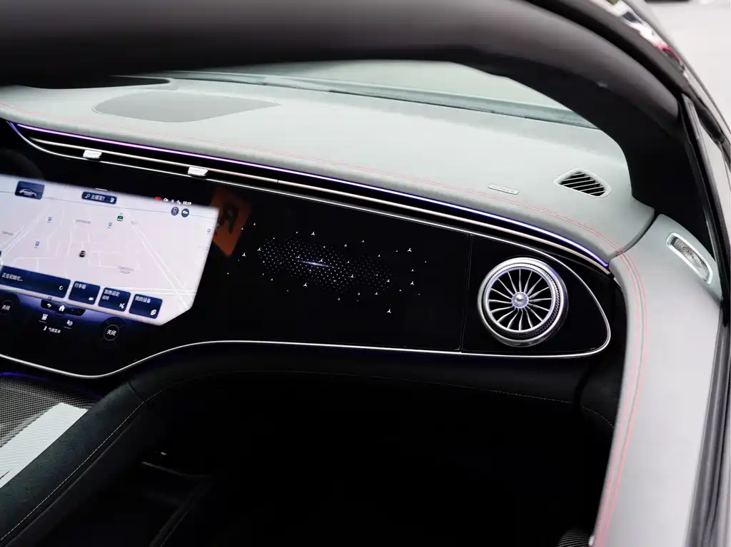 Mercedes-Benz EQS AMG 2024 — фото 18