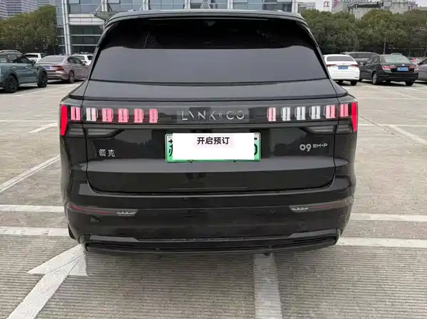 Lynk & Co 09 EM-P 2025