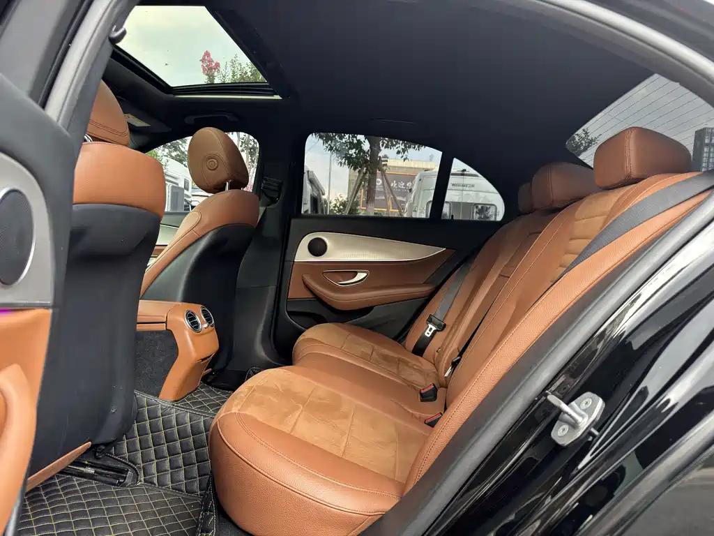 Mercedes-Benz E-Class 2018 — фото 10