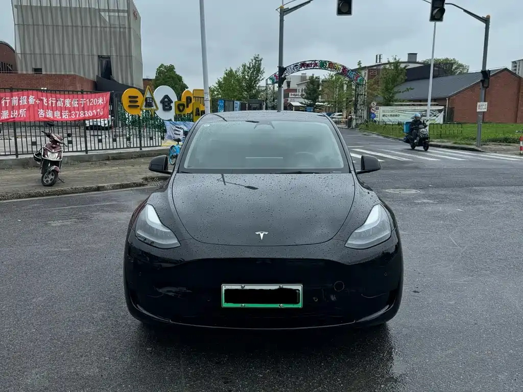 Tesla Model Y 2022 — фото 2