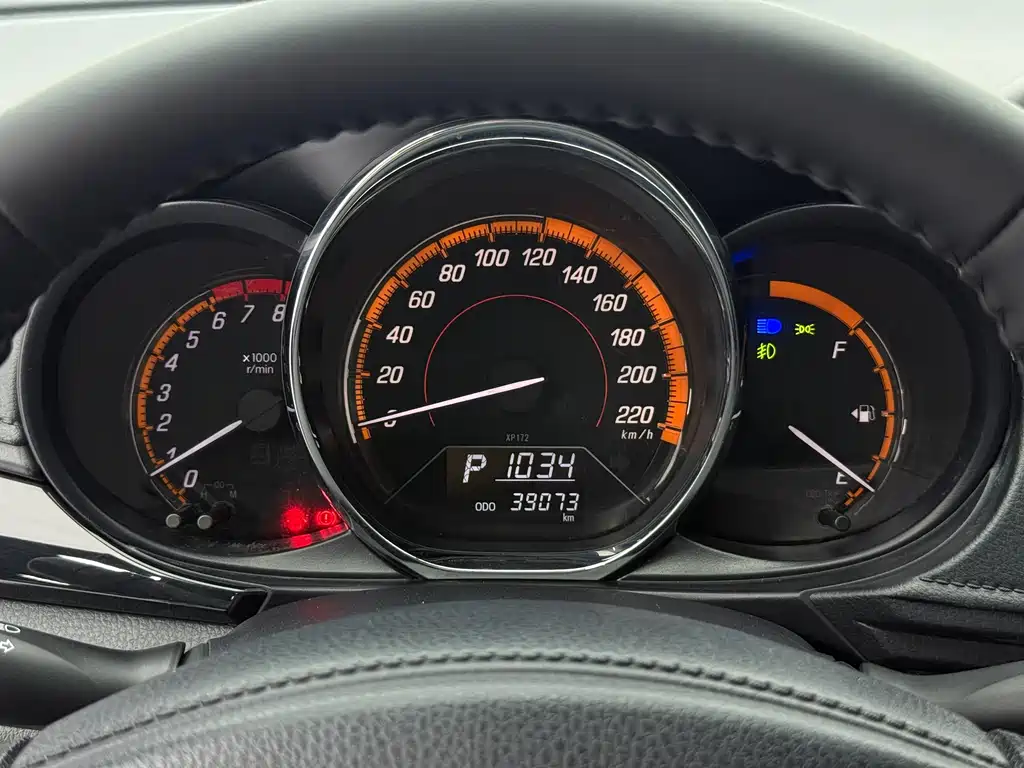 Toyota Yaris L 2022 — фото 17