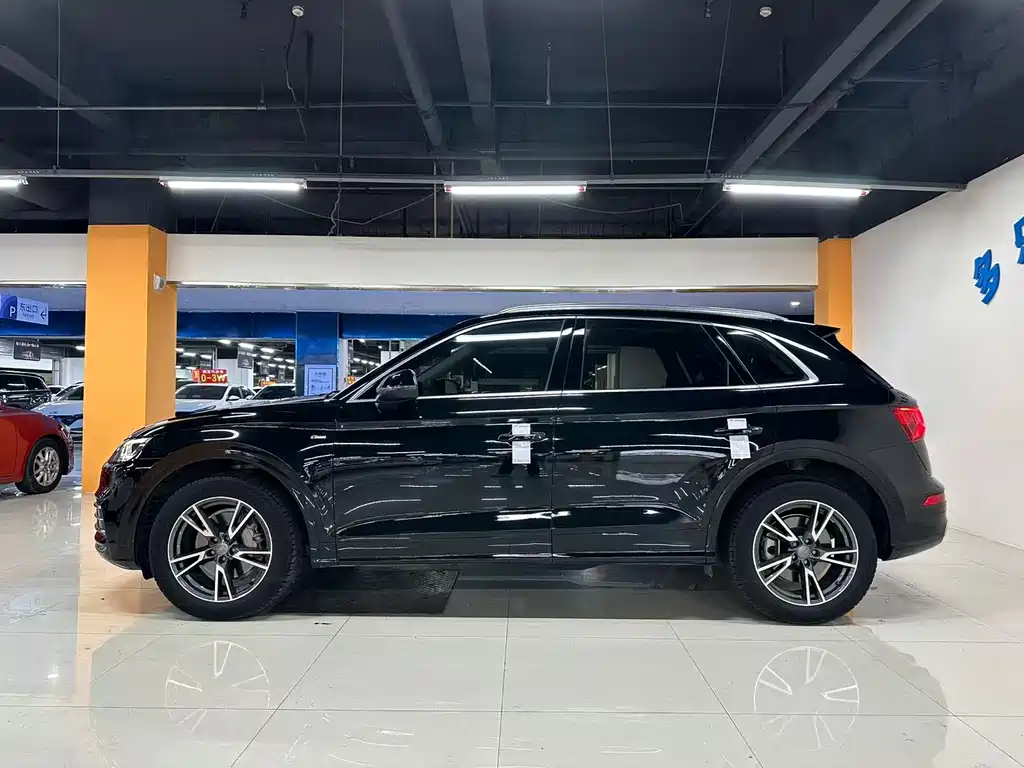 Audi Q5L 2020 — фото 9