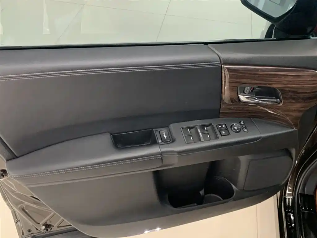 Honda Elysion 2018 — фото 15