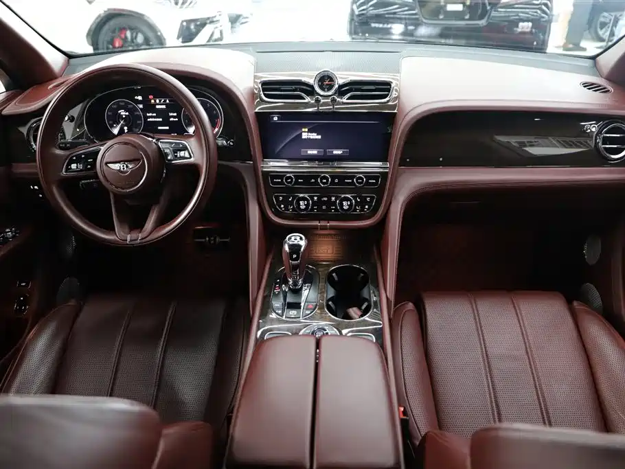 Bentley Bentayga 2022 — фото 17