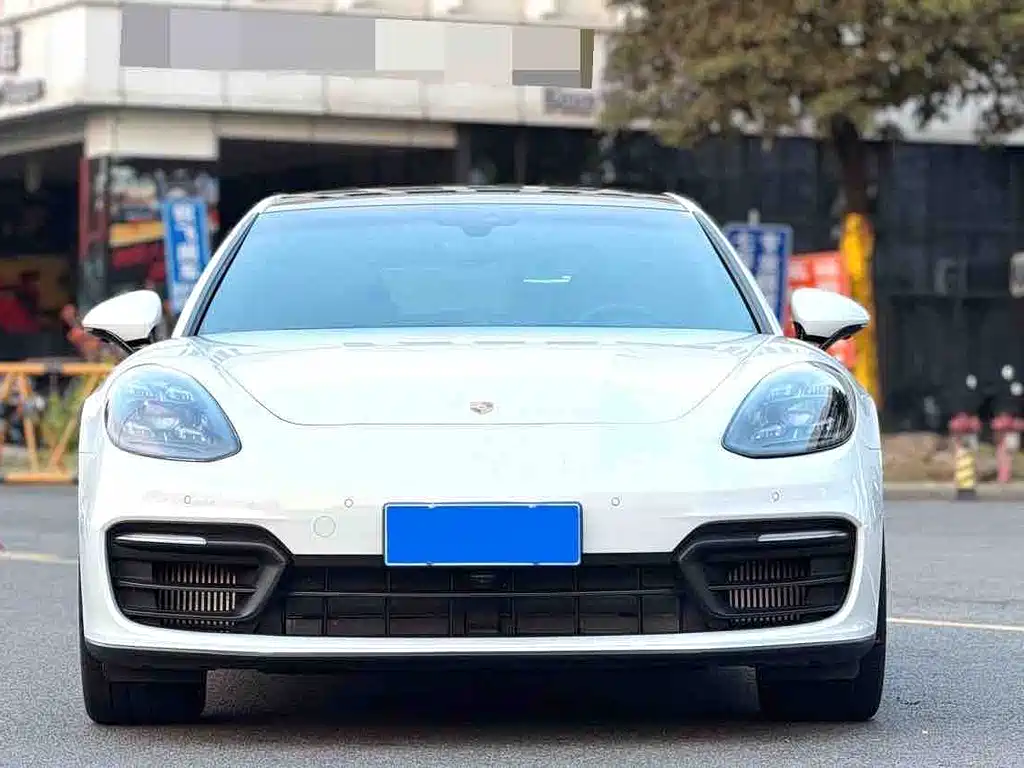 Porsche Panamera 2021