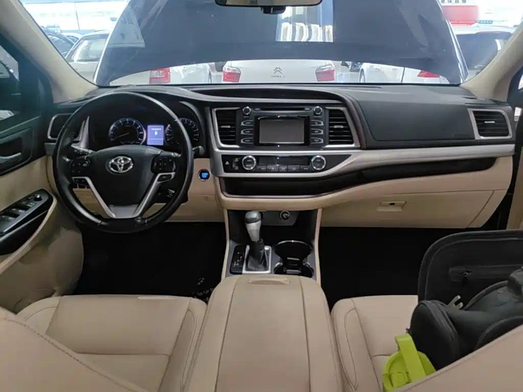 Toyota Highlander 2016 — фото 10