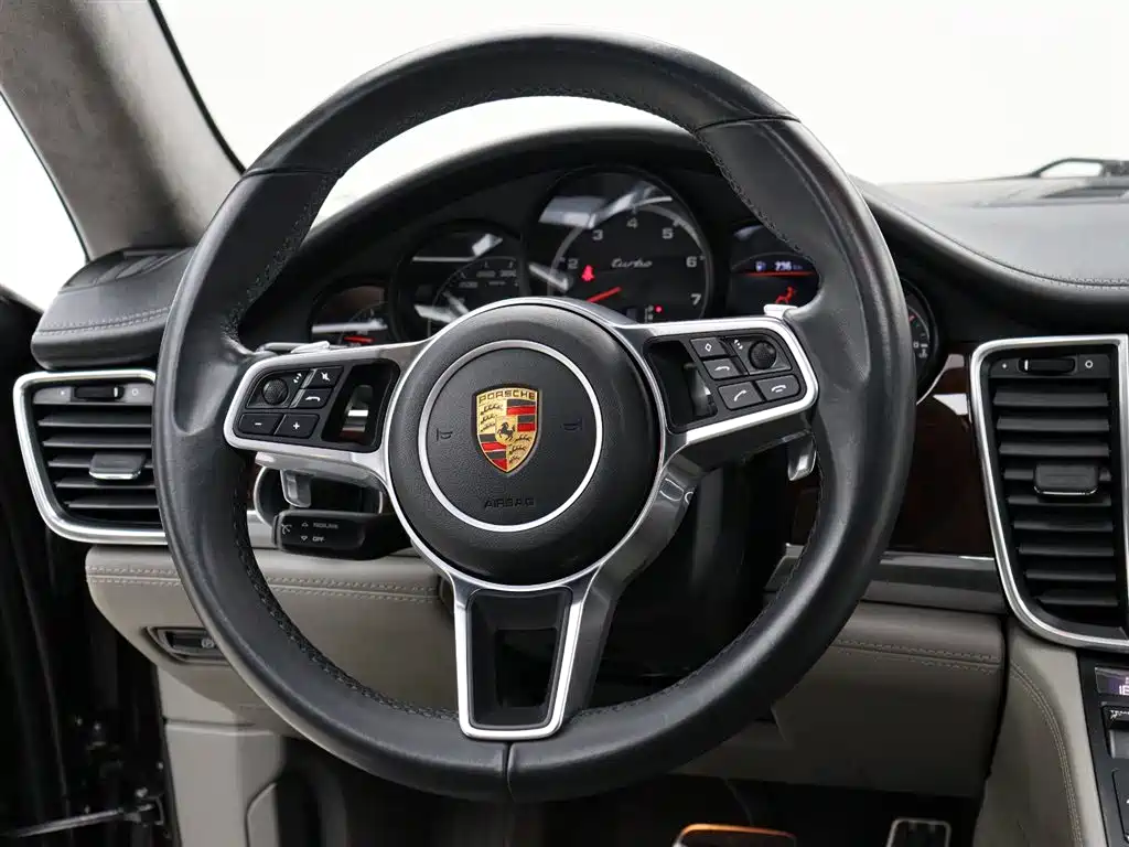 Porsche Panamera 2011 — фото 15