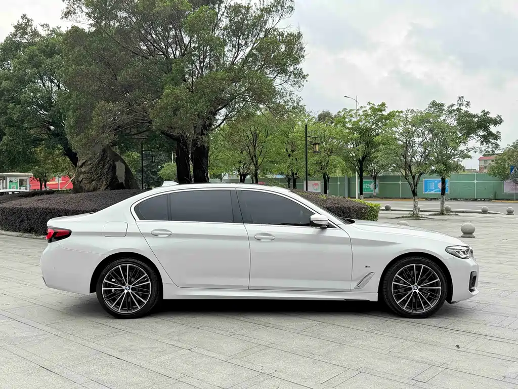 BMW 5 Series 2022