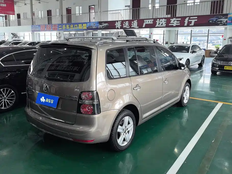 Volkswagen Touran 2016