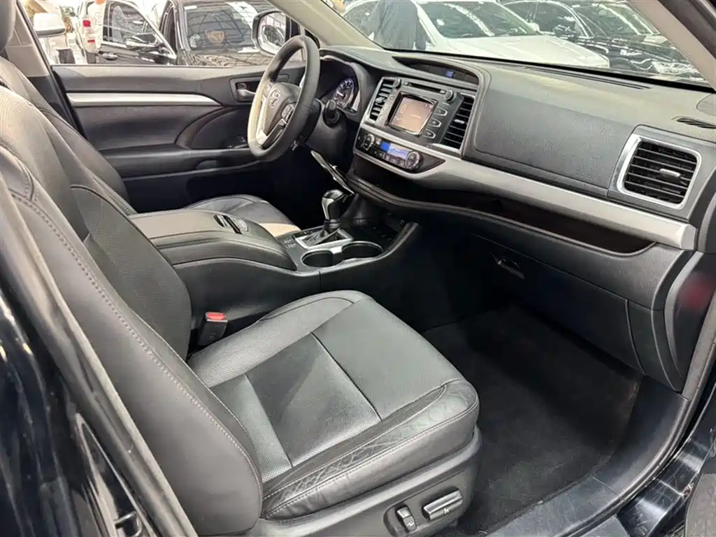Toyota Highlander 2017 — фото 21