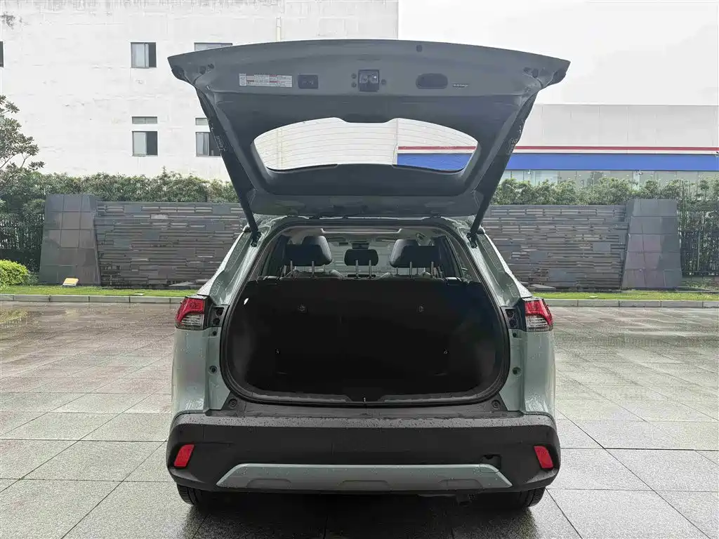 Toyota Corolla Cross 2022 — фото 16