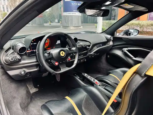Ferrari F8 2019