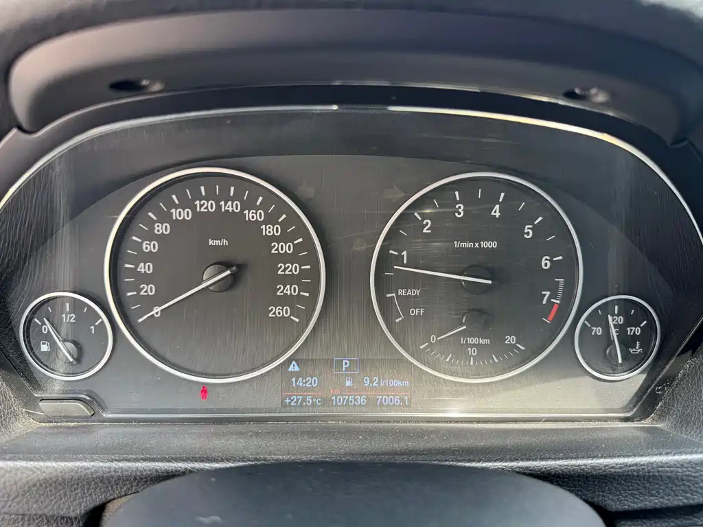 BMW 3 Series 2015 — фото 17